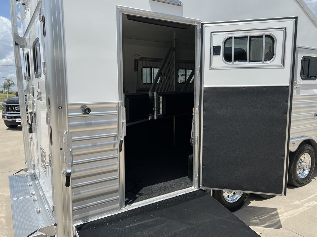 Trailer Photo 11