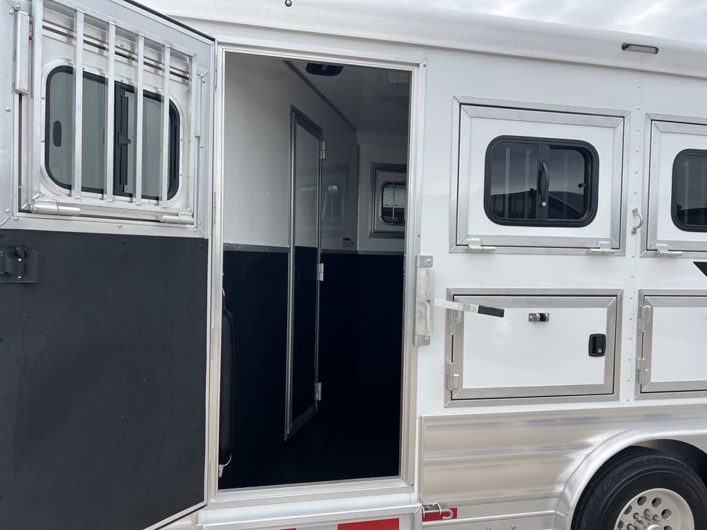 Trailer Photo 3
