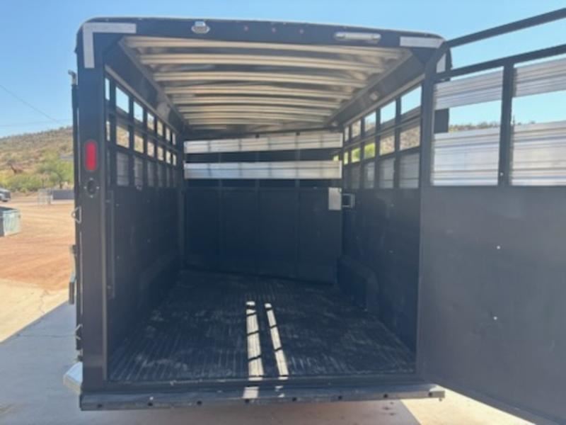 2022 Logan Coach 20' livestock gooseneck trailer