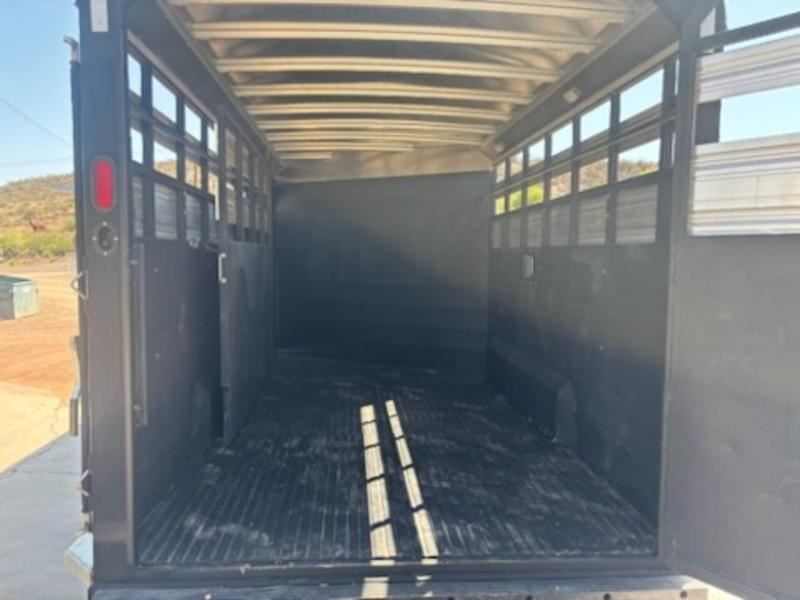 2022 Logan Coach 20' livestock gooseneck trailer