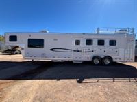 2012 4 horse Cherokee 4 Horse 14' Living Quarters