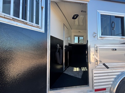 2026 Bison silverado 3 horse side load 13' living quarters