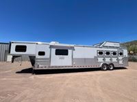 2020 4 horse Twister 4 Horse Reverse Load 15' Living Quarters