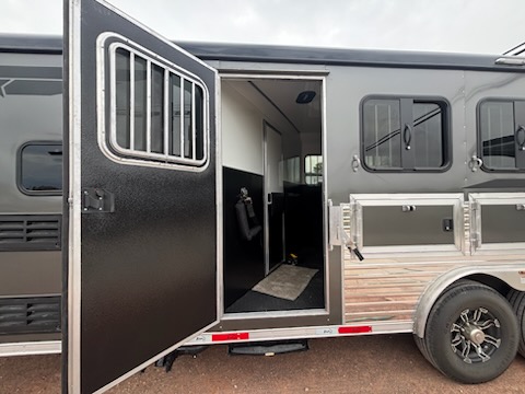 2026 Bison ranger 4 horse 9' living quarters