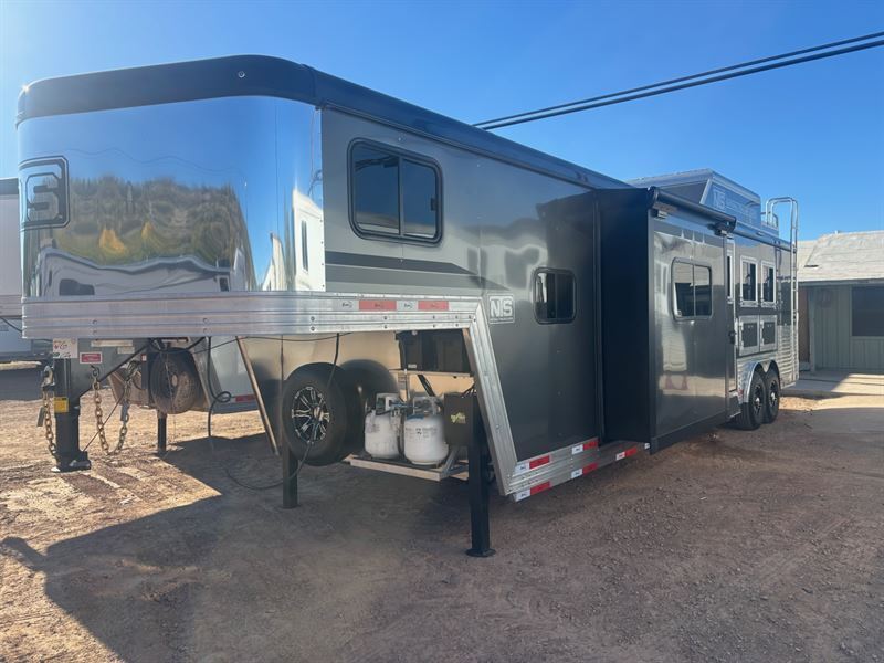 2026 Bison Silverado 3 Horse 13' Living Quarters