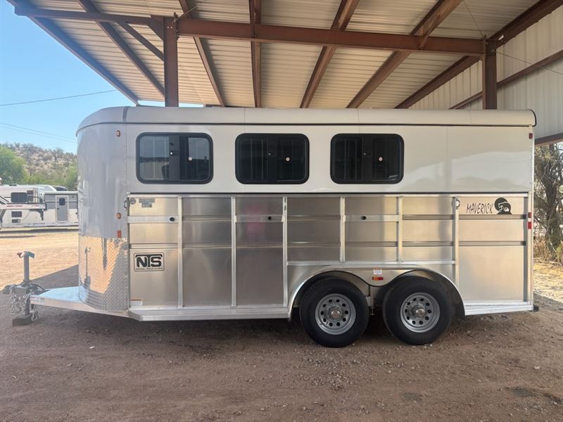 2025 Maverick 3 Horse Bumper Pull Trailer