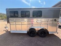 2025 3 horse Maverick 3 Horse Bumper Pull Trailer