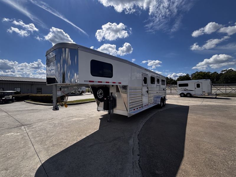2026 Cimarron 2+1 horse gooseneck trailer