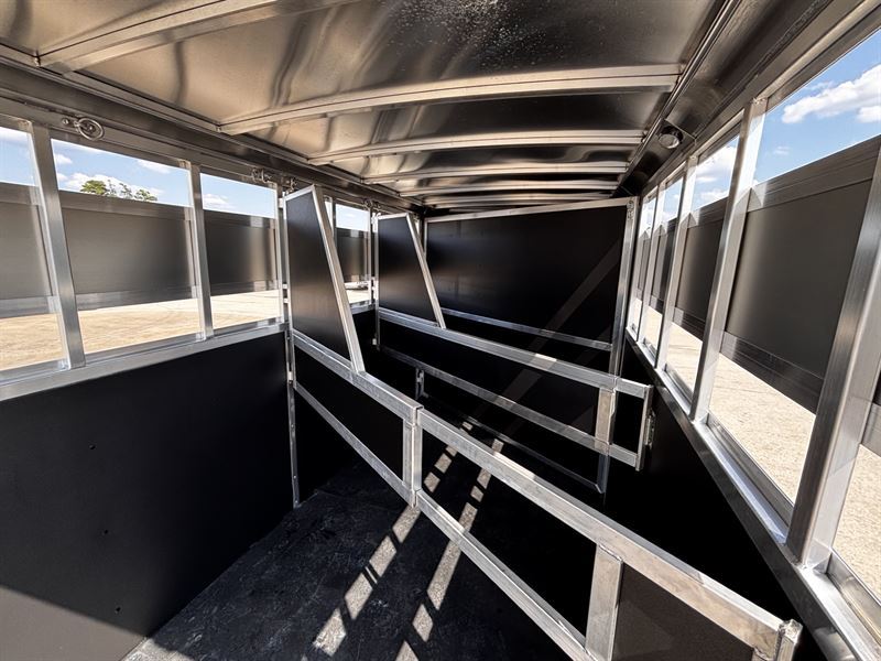 2026 Shadow 3 horse bumper pull trailer