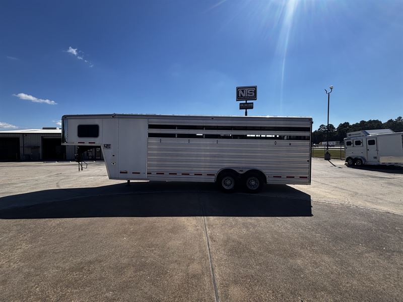 2016 Logan 4 Horse Gooseneck Trailer