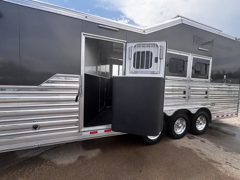 2026 Cimarron 4 horse side load with 17'9" outlaw conversions