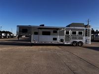 2026 3 horse Lakota Trailers Infinity 3 Horse with 15' Living Quarters