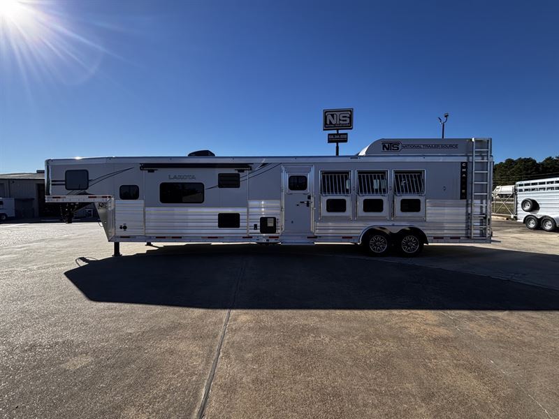 2026 Lakota charger 4 horse 15' living quarters