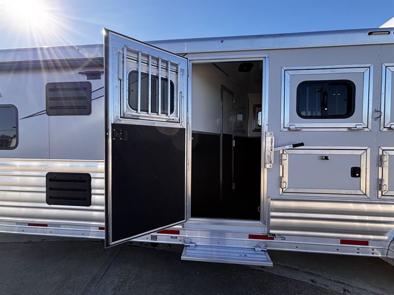 2026 Lakota charger 4 horse 15' living quarters