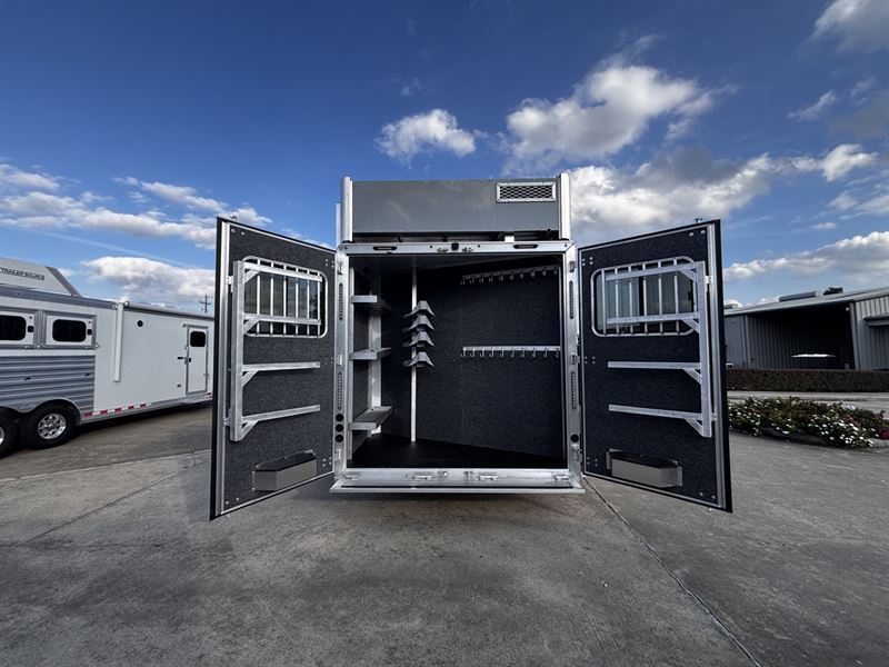 2026 smc laramie 4 horse side load 17'' living quarters