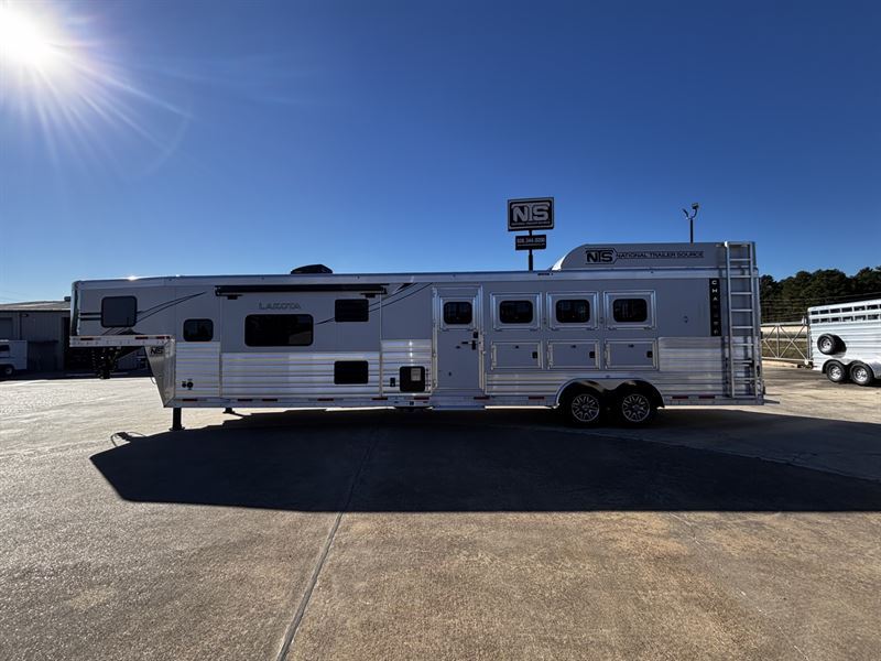 2026 Lakota charger 4 horse 15' living quarters