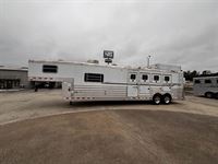 2006 4 horse 4-Star 4 Horse 10' Living Quarters