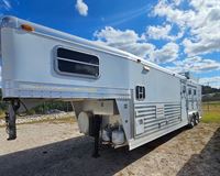 2003 3 horse 4-Star 3 Horse with 12' Outlaw Conversions