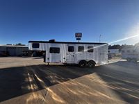 2024 3 horse Bison 3 Horse 6' Living Quarters