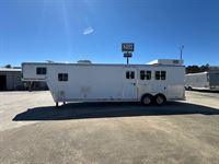 2006 3 horse Featherlite 3 Horse 14' Living Quarters