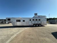 2025 4 horse Cimarron 4 Horse Side Load with 15'4" Outlaw Conversions