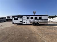 2026 4 horse Bison Ranger 4 Horse 11' Living Quarters