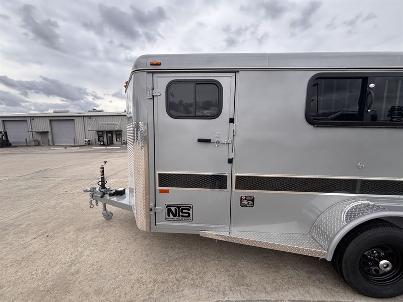 2026 W-W 6 pen bumper pull trailer