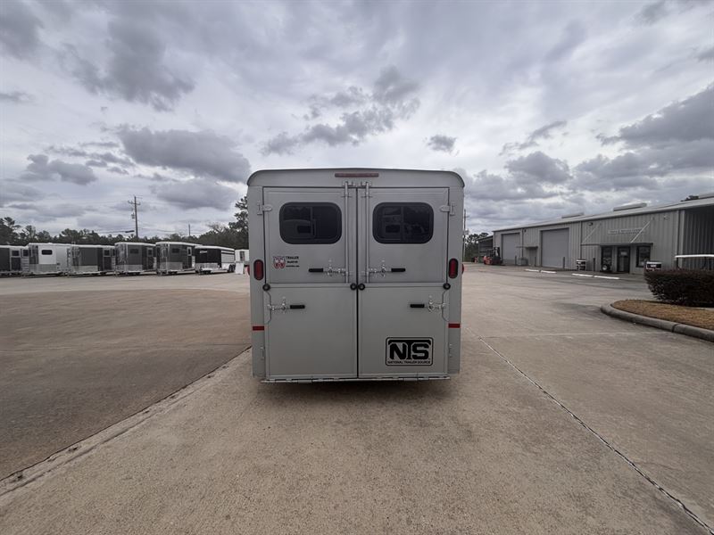 2026 W-W 6 pen bumper pull trailer
