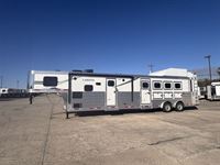 2026 4 horse Lakota Trailers Charger 4 Horse Side Load 15' Living Quarters