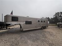 2018 3 horse Lakota Trailers Colt 3 Horse 9' Living Quarters