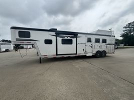 2026 3 horse Bison Silverado 3 Horse 13' Living Quarters