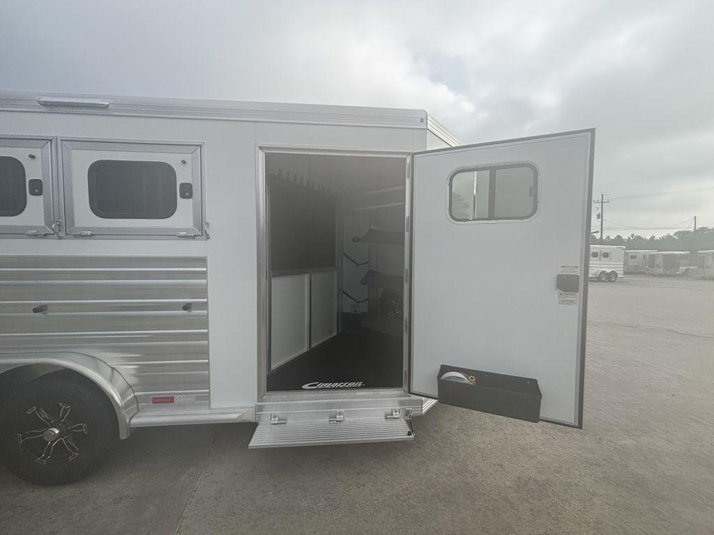 Trailer Photo 10