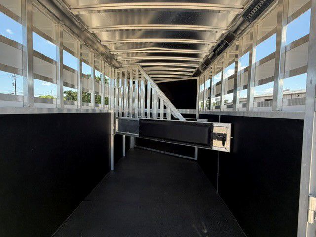Trailer Photo 7