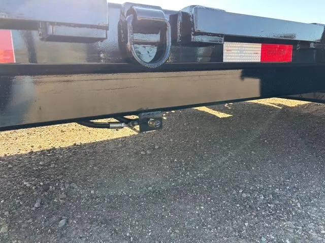 Trailer Photo 8