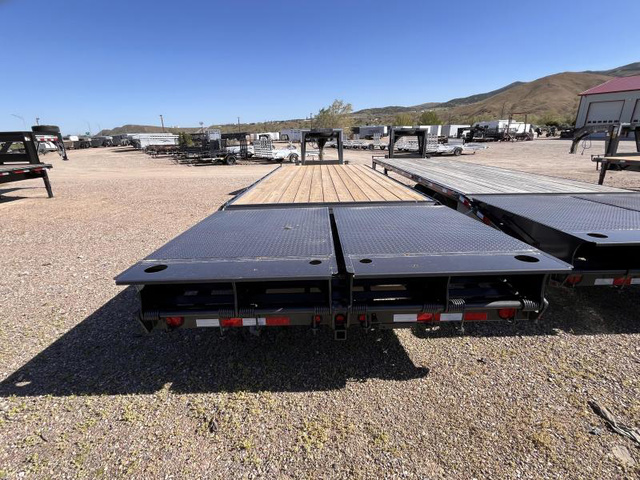 2025 Titan tandem dually flatbed