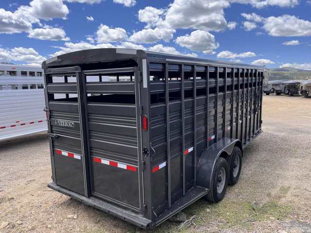 2024 Titan 2024 titan 20' stock trailer