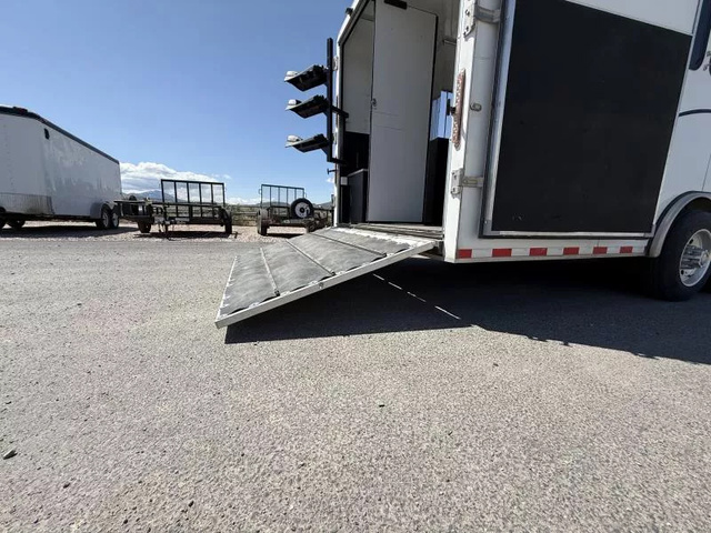 Trailer Photo 10