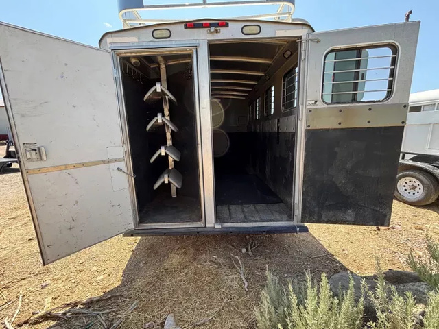 Trailer Photo 4