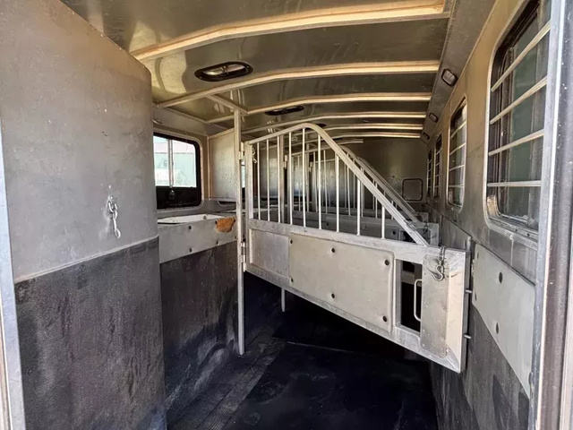 Trailer Photo 5