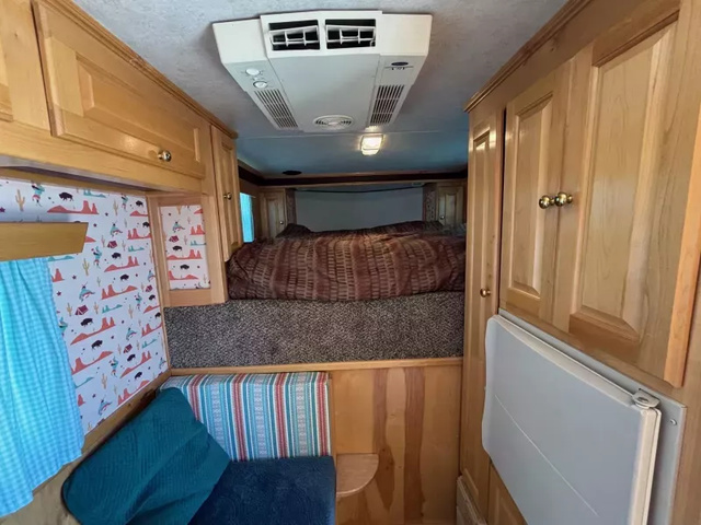 Trailer Photo 8