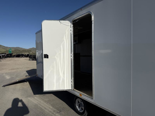 2023 Triton 8.5x28' deckover