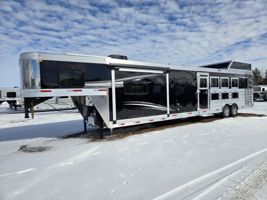 2026 4 horse Merhow Trailers Stampede w/ Bunks