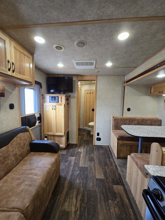 Trailer Photo 19