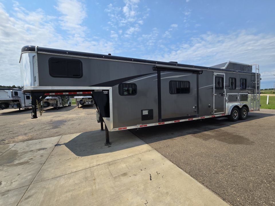 Trailer Photo 2