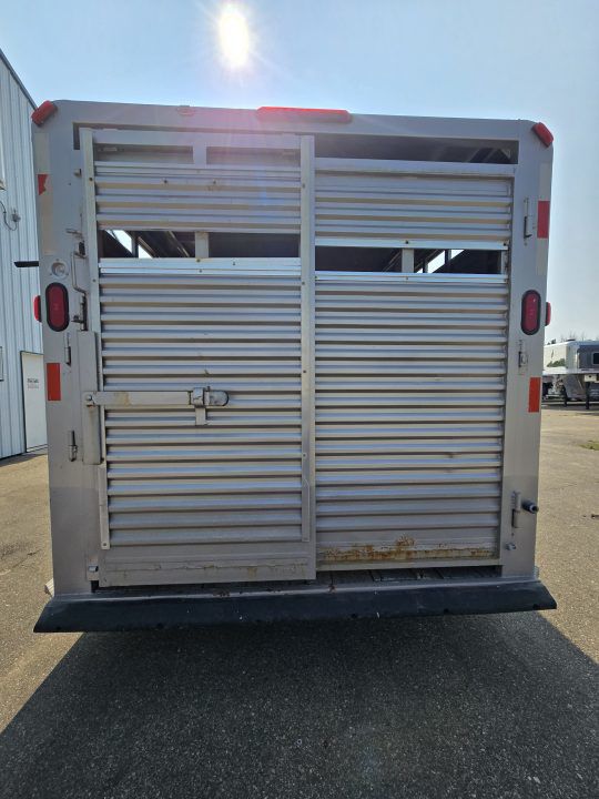 Trailer Photo 10
