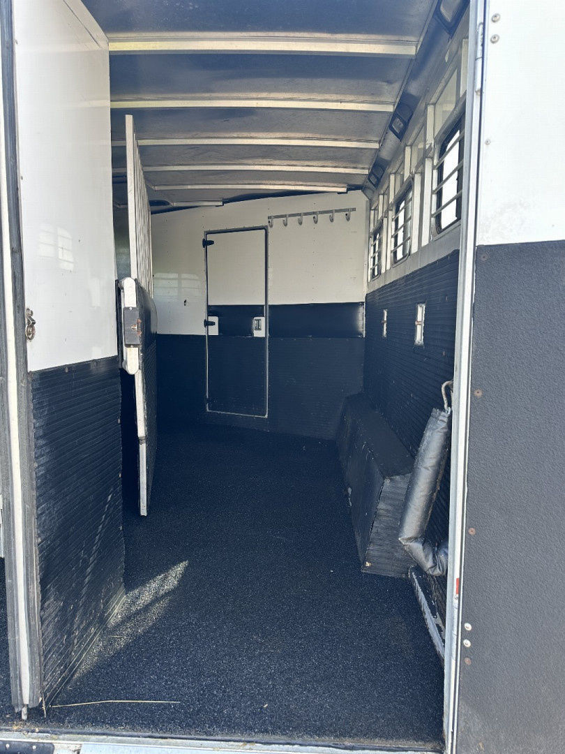 Trailer Photo 11