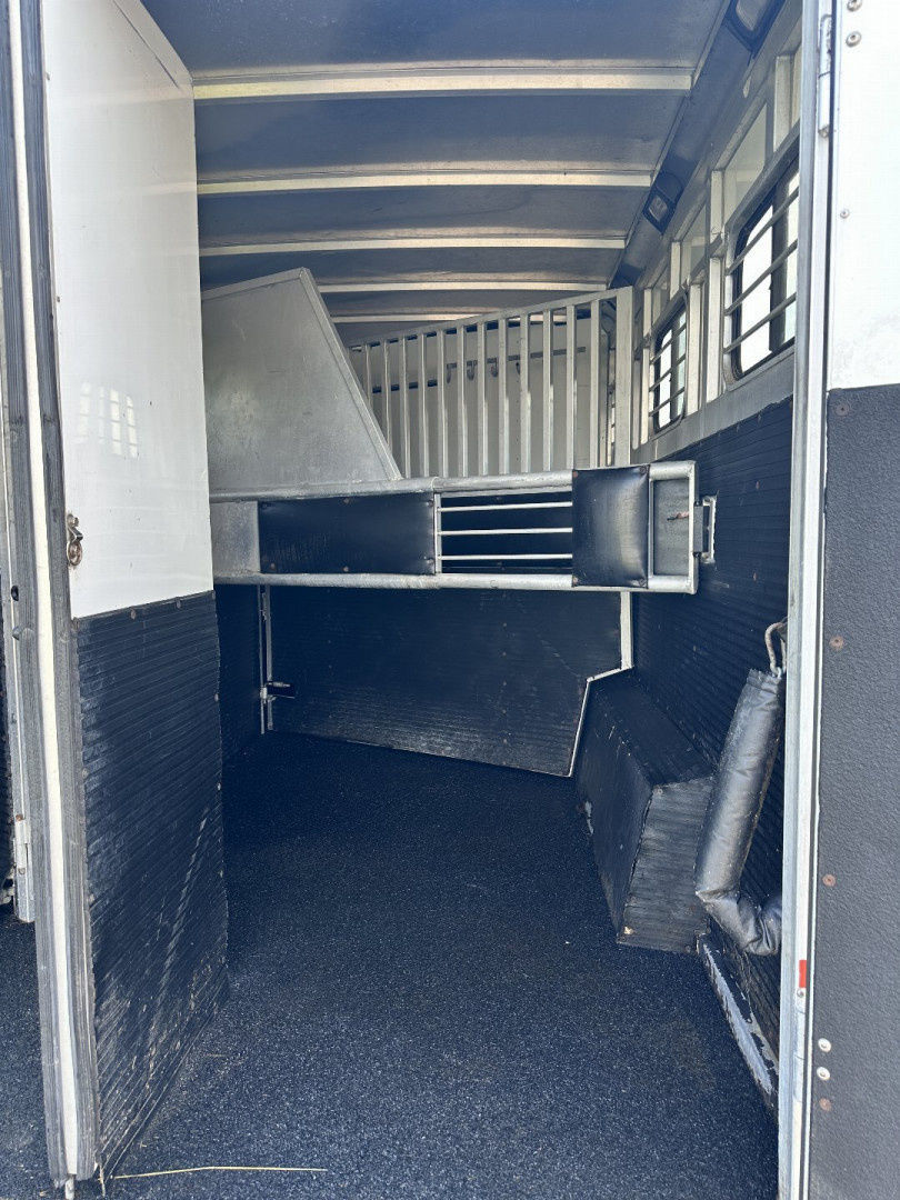 Trailer Photo 8