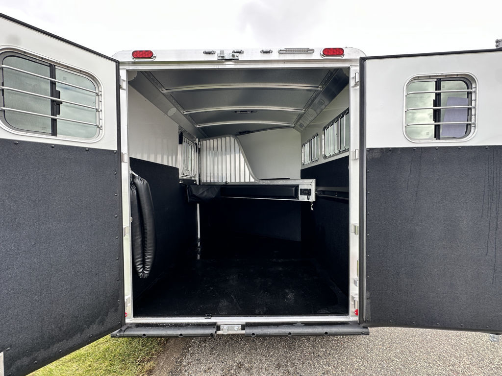 Trailer Photo 8