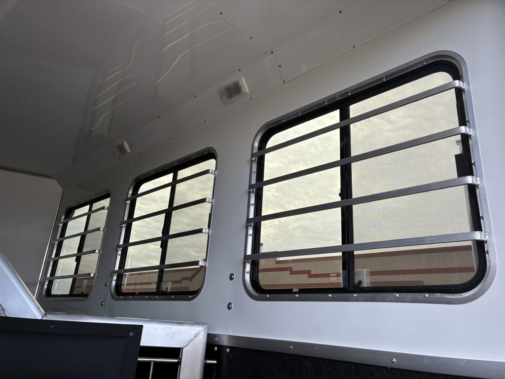 Trailer Photo 13