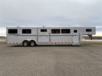 2007 6 horse 4-Star Trailers 6-7 Head to Head